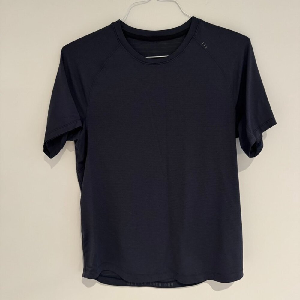 Lululemon Navy Blue License to Train Shirt Size Small Like New